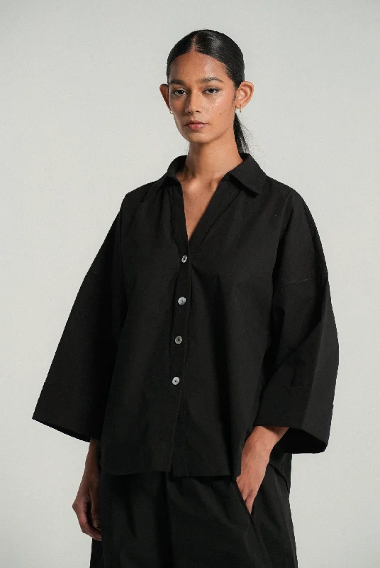 The Sculptor Poplin Shirt in Black-- Solid Color Striped Floral