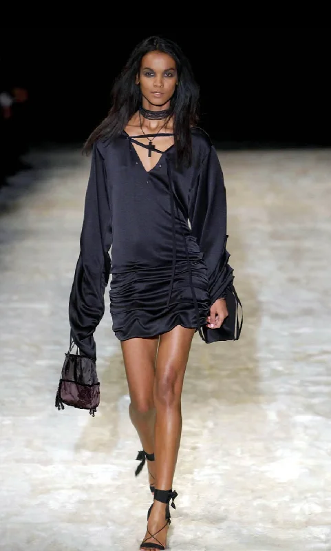 F/W 2002 GUCCI by Tom Ford Black Silk Lacing Mini Dress Fashionable Denim Mini Dress F/W 2002 GUCCI by Tom Ford Black Silk Lacing Mini Dress Fashionable Denim Mini Dress