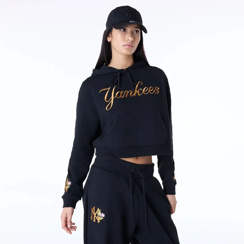 New York Yankees Womens MLB Graphic Black Pullover Hoodie Boat Neck Sweater