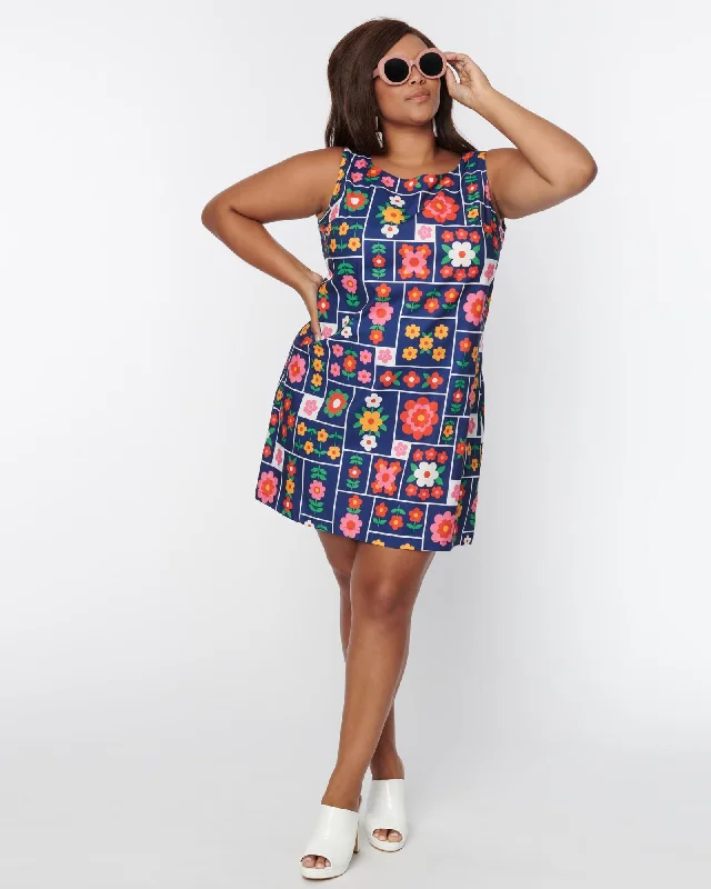 Smak Parlour Plus Size Navy & Floral Wallpaper Sleeveless Mini Dress | Navy & Floral Wallpaper Classic Floral Print Mini Dress Smak Parlour Plus Size Navy & Floral Wallpaper Sleeveless Mini Dress | Navy & Floral Wallpaper Classic Floral Print Mini Dress